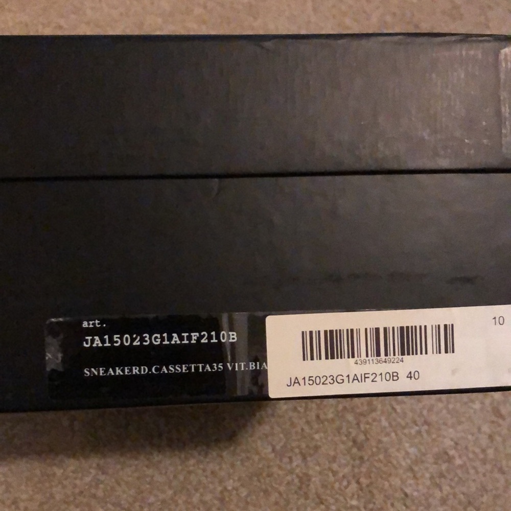 Love Moschino heart print two tone leather sneaker - Picture 10 of 11